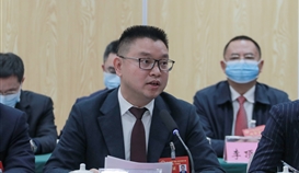 周平董事长加入市八届人大一次聚会沙湾区分团审议并讲话：：：坚持走低碳、、、绿色的高质量开展之路