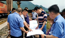 中铁成都局副总司理宋庆国一行到亚洲必赢钒钛考察交流