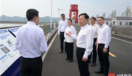 川观新闻8月22日报道：王晓晖在自贡市乐山市调研时强调：进一步锻长板补短板推动高质量开展，，为奋力谱写中国式现代化四川新篇章作出更大孝顺