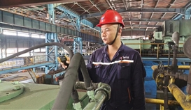 亚洲必赢英雄周谋，，，勇救落水人